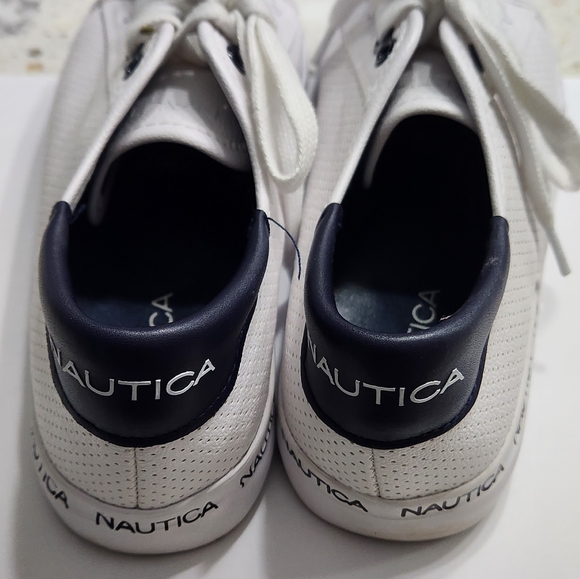 Sneakers - Picture 3 of 5